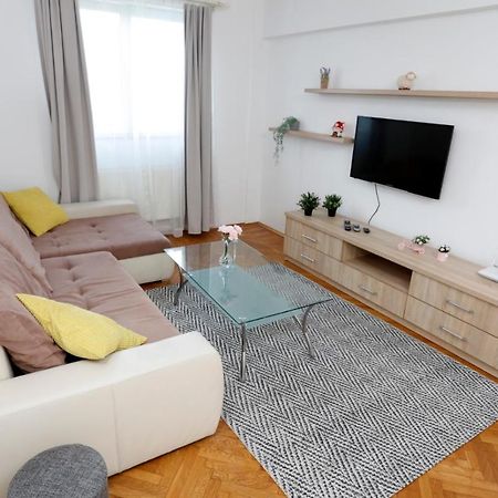 Rico'S 3 Bedroom City Center Apartment Bükreş Dış mekan fotoğraf