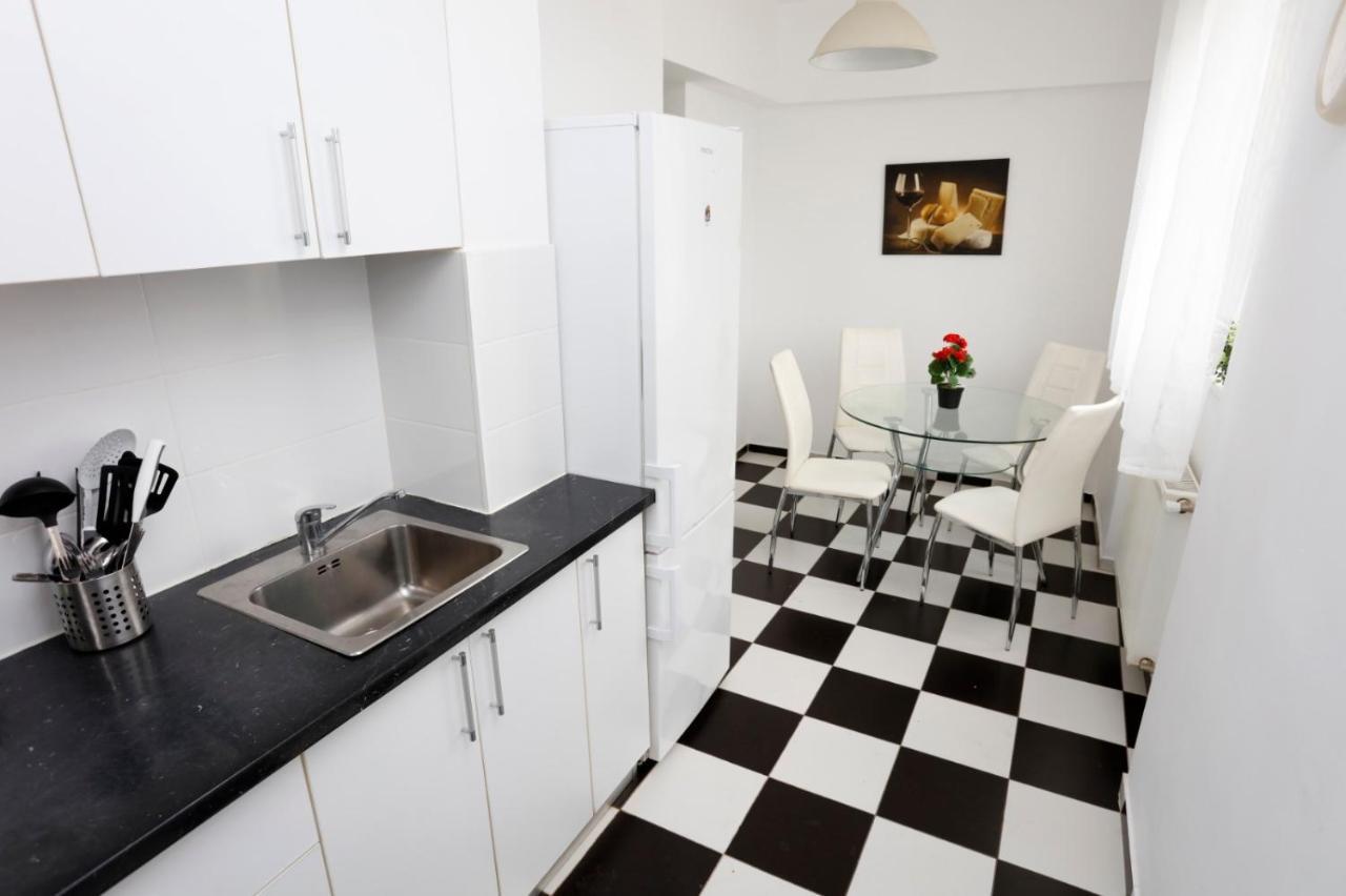 Rico'S 3 Bedroom City Center Apartment Bükreş Dış mekan fotoğraf