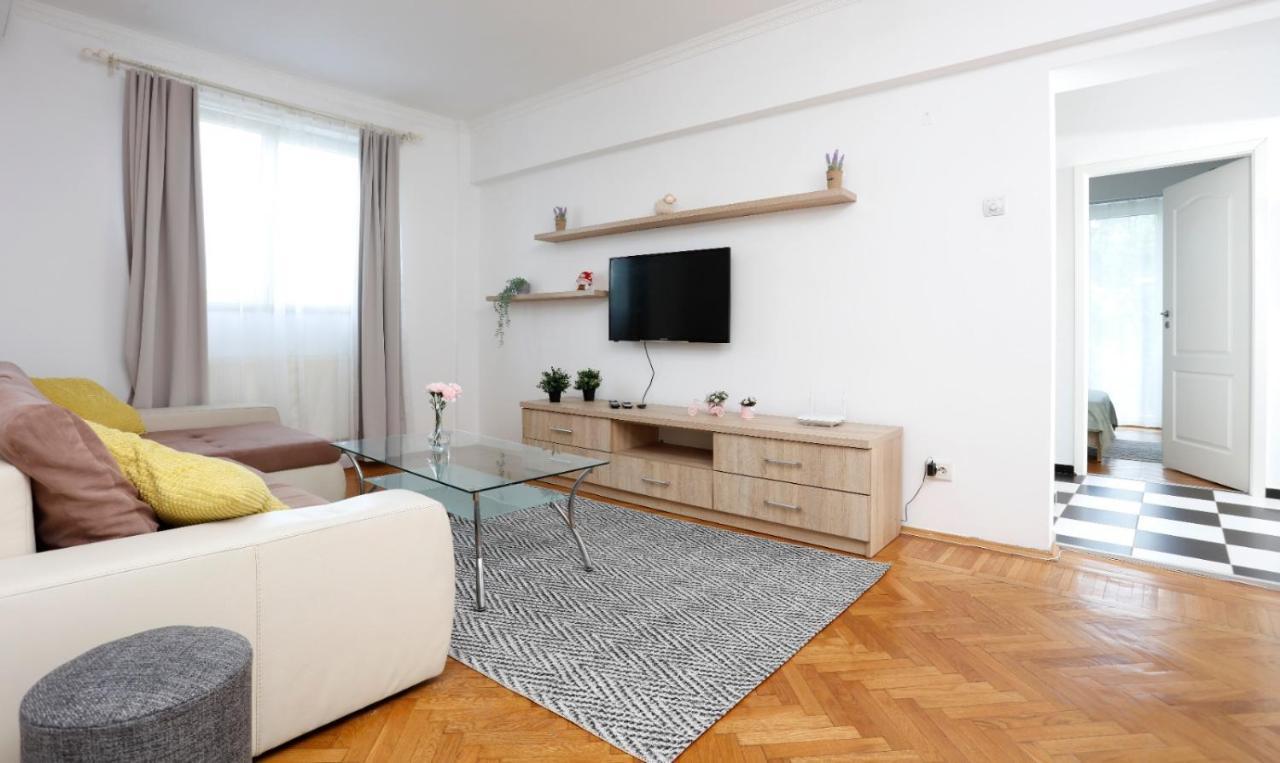 Rico'S 3 Bedroom City Center Apartment Bükreş Dış mekan fotoğraf
